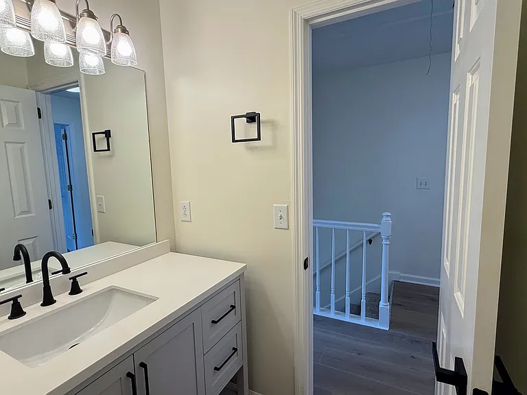 1221 Carriage Park Dr — Photo 19