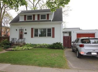 38 Stuart Ave, Saint Catharines, ON L2R1M9