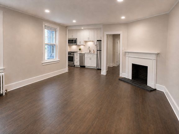 4th image of 23 Euclid Ave APT 2