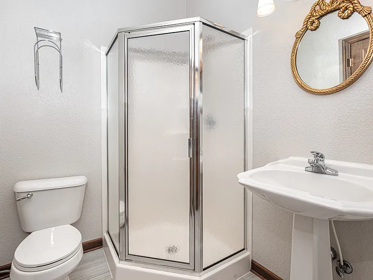 601 E Gambier St — Photo 23