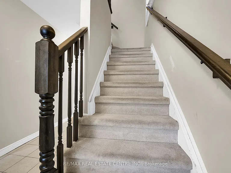 31 Gibson Ave — Photo 18