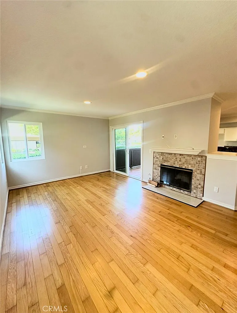 2 bed, 1130 sqft, $4,500 — Photo 1