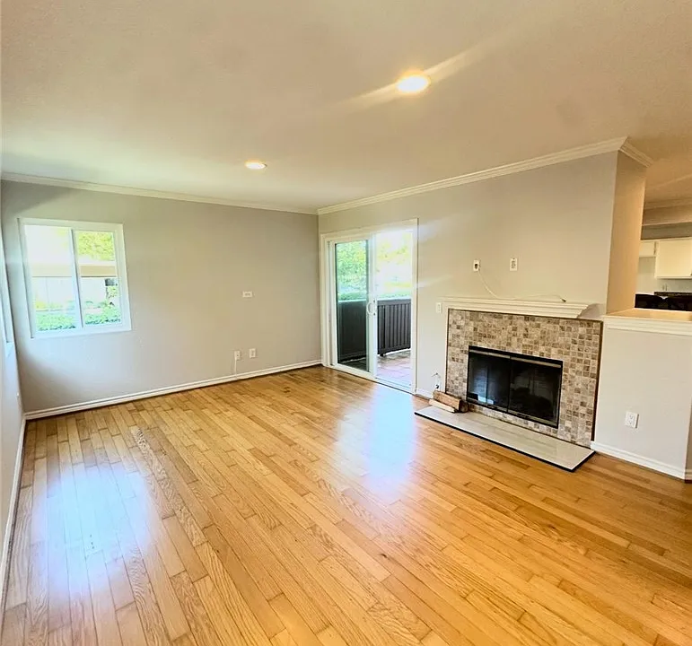 70 Corniche Dr