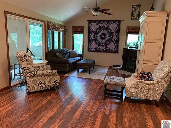 3rd image of 240 Hidden Hills Ln