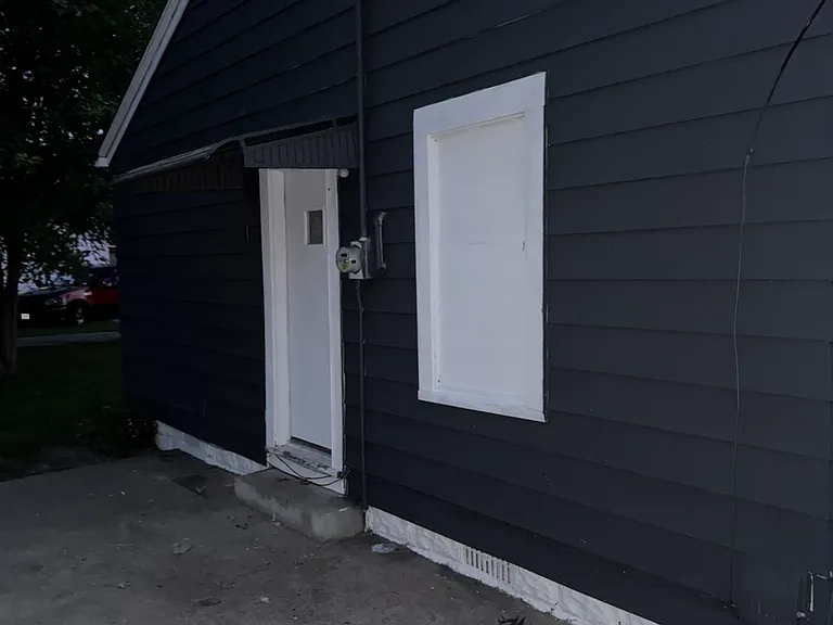 1180 N Summit Ave — Photo 26