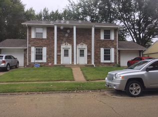 527 Heather Ln, Dixon, IL 61021