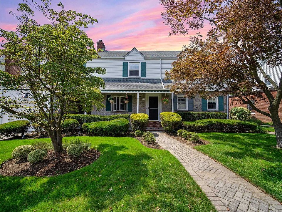 1st image of 17 Dogwood Ave