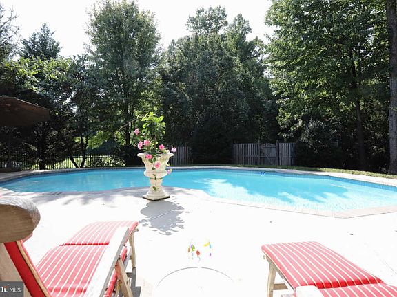 3rd image of 12538 Philmont Dr