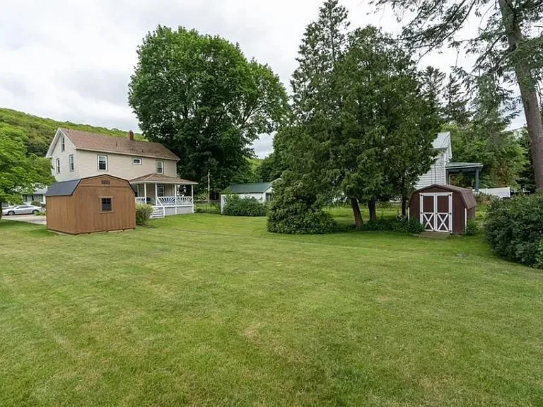 30 Cameron Ave — Photo 2
