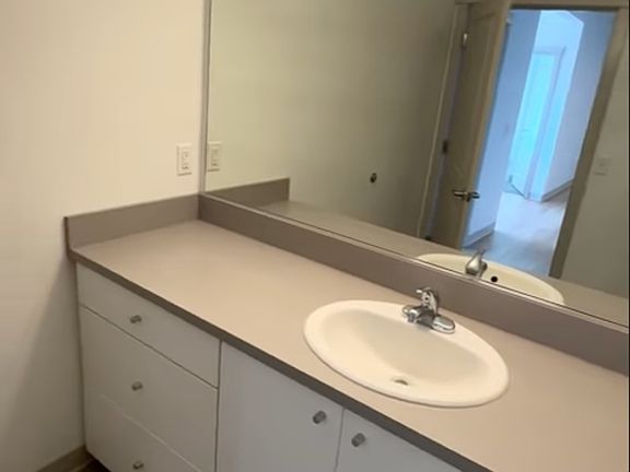 4th image of 712 E 14th Ave #311