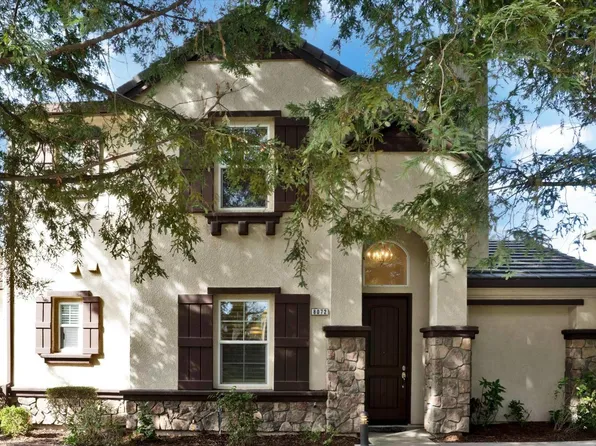 8072 Linda Isle Ln, Sacramento, CA 95831