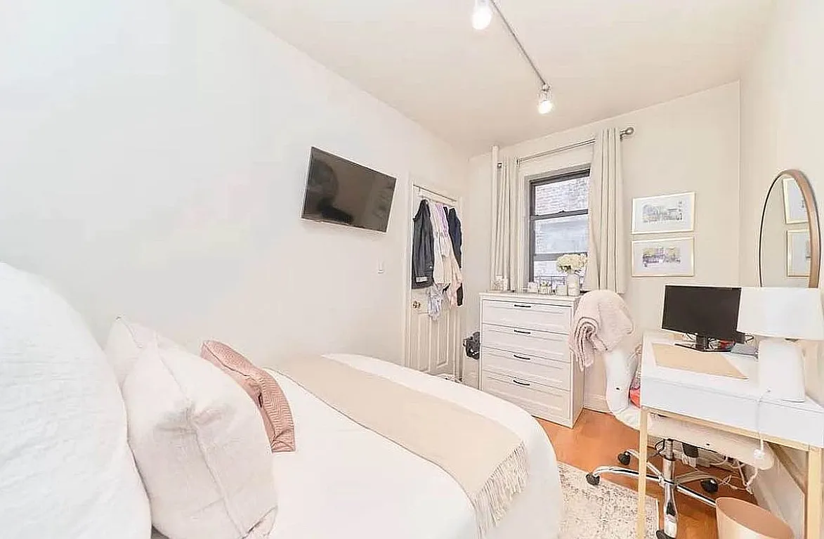 55 Barrow Street — Photo 2