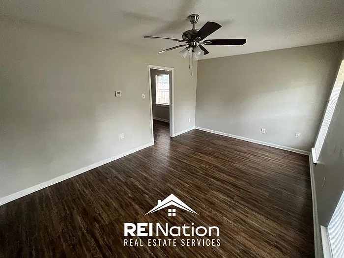 4 bed, 1.0 bath, 1093 sqft, $1,075 — Photo 3