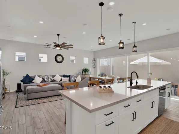 239 E BALSAM Drive, Chandler, AZ 85286