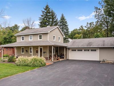 1033 E Main St, Pen Argyl, PA, 18072