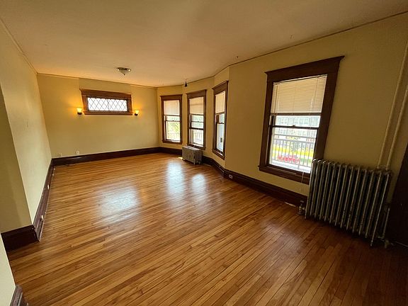 2nd image of 2209 Pleasant Ave #2