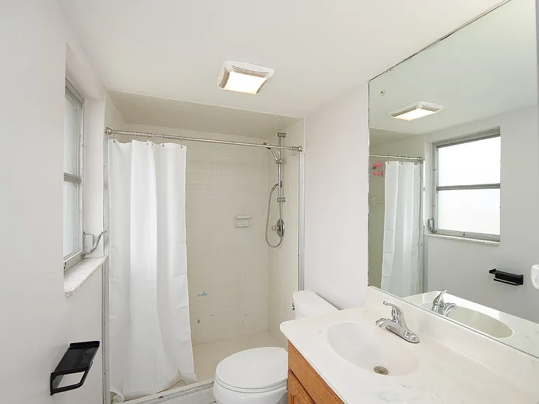 143 Rotonda Cir — Photo 25