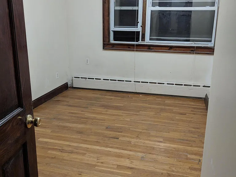 486 Pavonia Ave — Photo 6