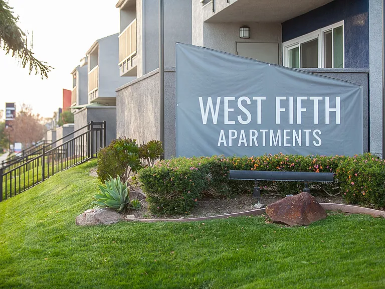 West Fifth Apartments — Photo 22