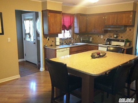 4th image of 11 Catalpa Ln