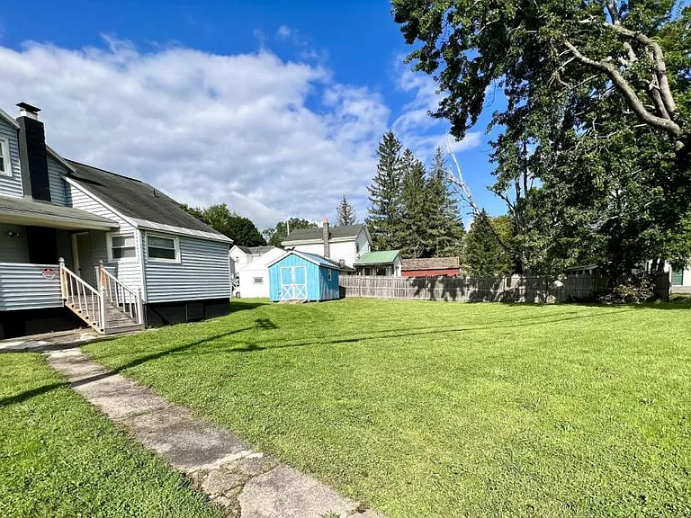 502 Lake St — Photo 20