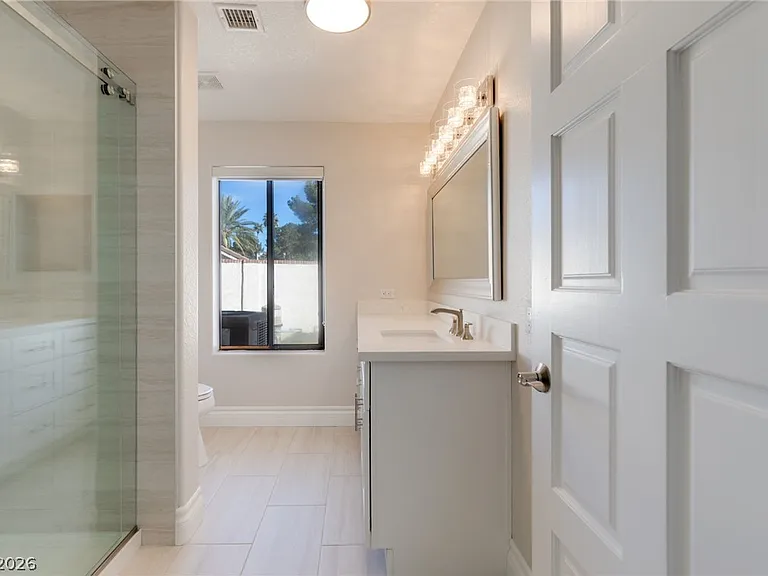 13 Dovetail Cir — Photo 42