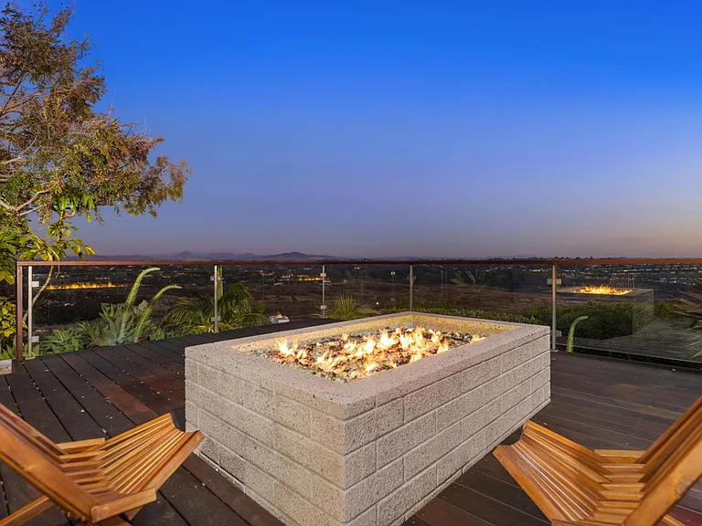 2110 Crest Dr — Photo 19