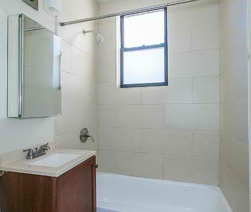 5th image of 4748 N Hermitage Ave