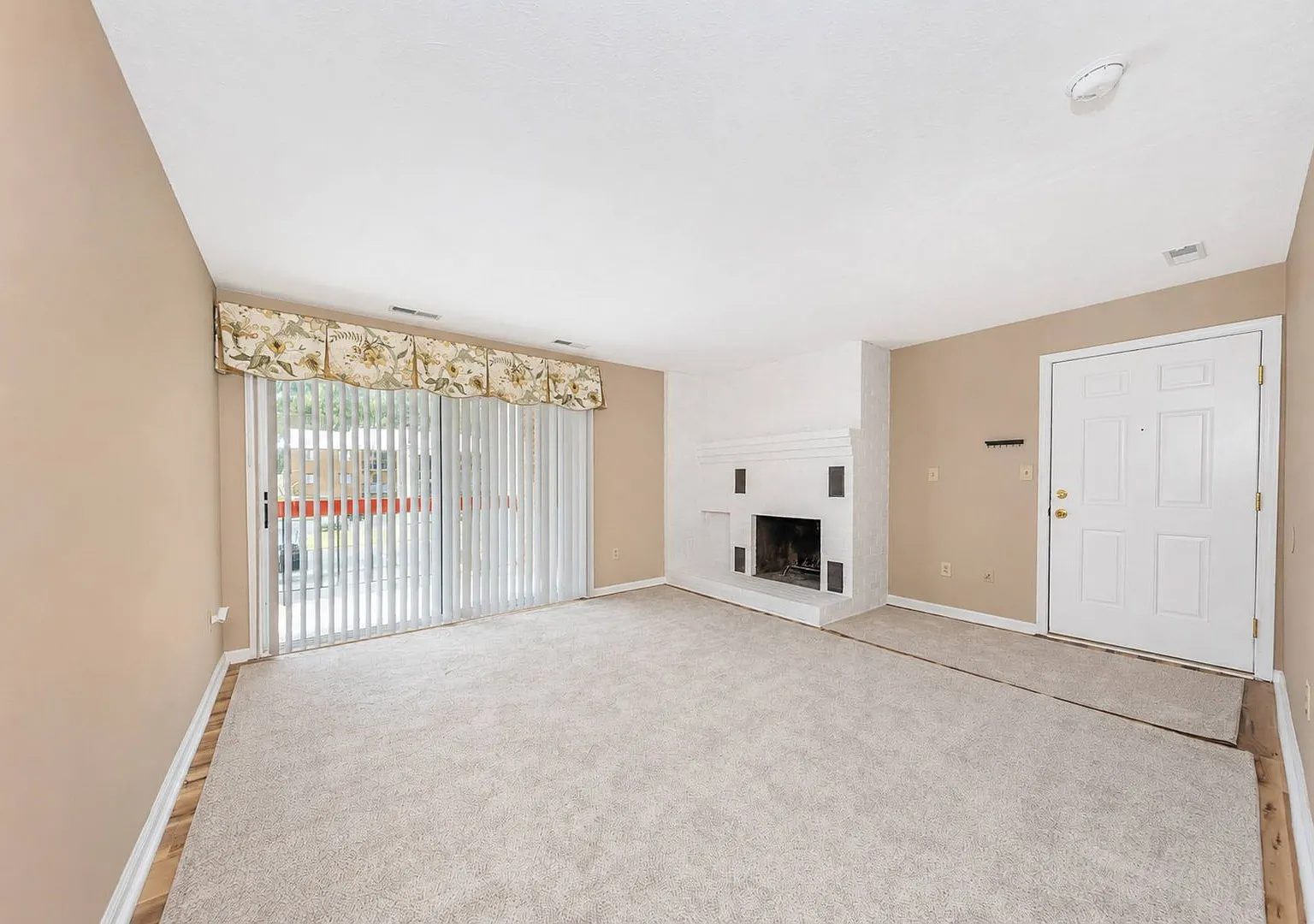 Beautiful 2 bed condo Near Newtown — Photo 3