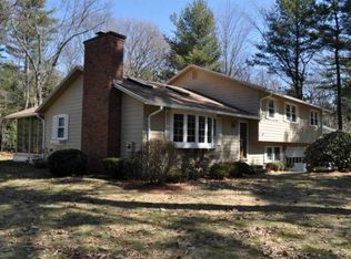 229 Aubinwood Rd, Amherst, MA 01002