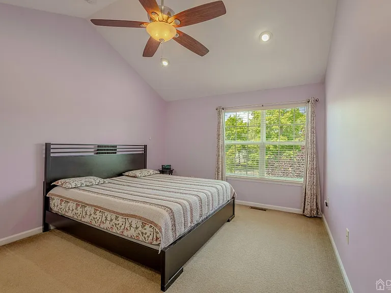 2474 N Canterbury Ln — Photo 30