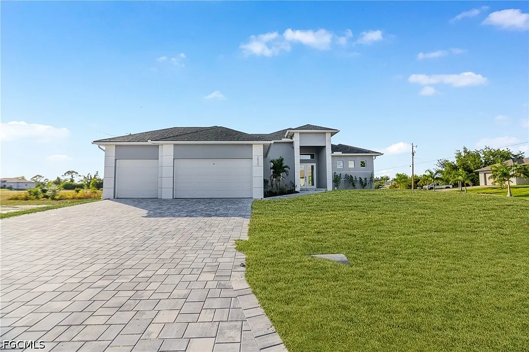 3 bed, 3.0 bath, 2057 sqft, $3,100 — Photo 2