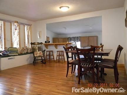 Dining room, entry room