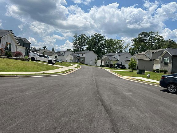 4th image of 300 Summit Pointe Dr