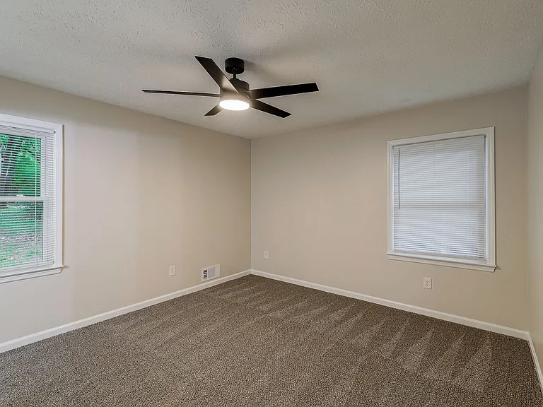 315 Ansley Dr — Photo 26