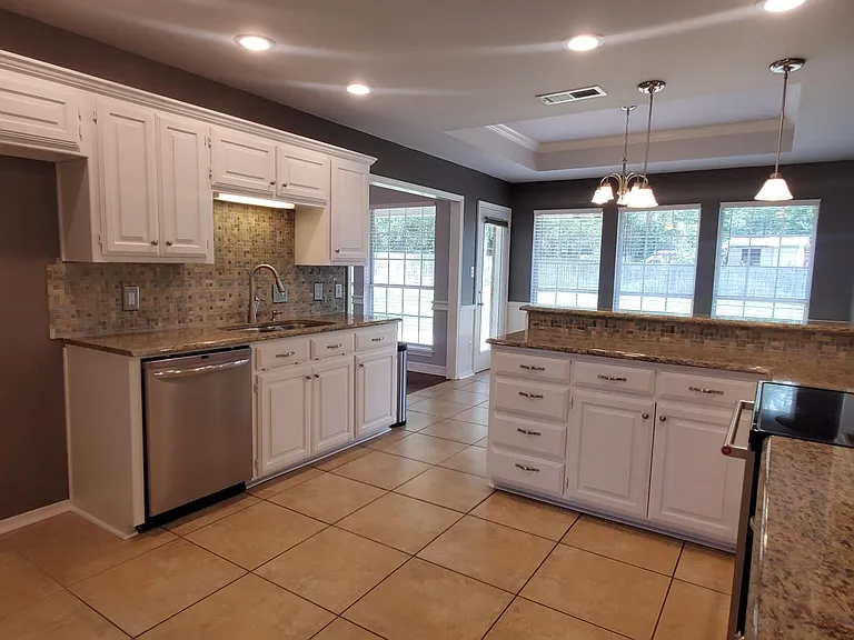 18257 Springmill Ct — Photo 16