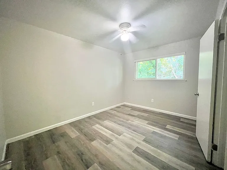 2505-2523 Sierra Blvd — Photo 7