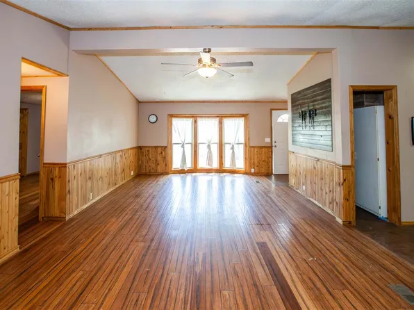 2038 Northwind Dr, Junction City, KS 66441