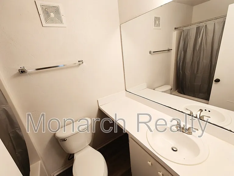 4000 SW 23rd St #5-207 — Photo 17