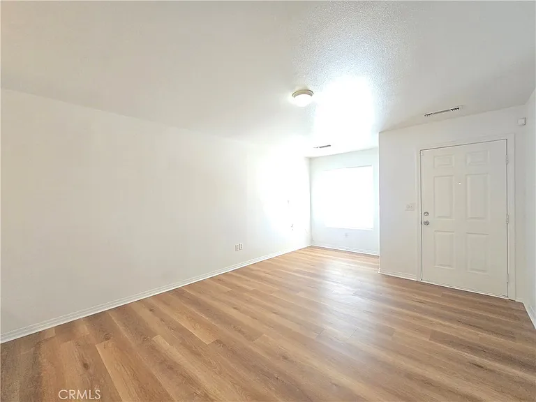 9300 Holly Ave #3 — Photo 7