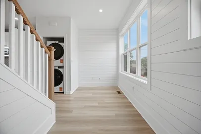 909 Baltic Ave — Photo 22