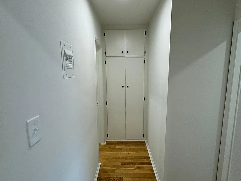 7529 Norton Ave #7 — Photo 8