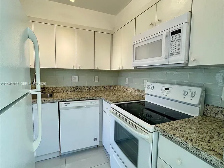 220 Kings Point Dr #502 — Photo 13