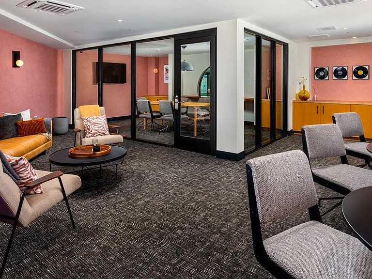 VRV — Photo 12