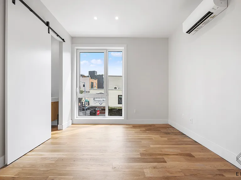 321 Eckford St #3 — Photo 9