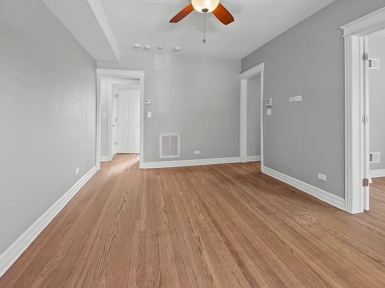 2211 W Winona St #1 — Photo 8