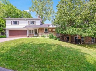 18 Sullivans Ln, Hamilton, ON L9H5N7