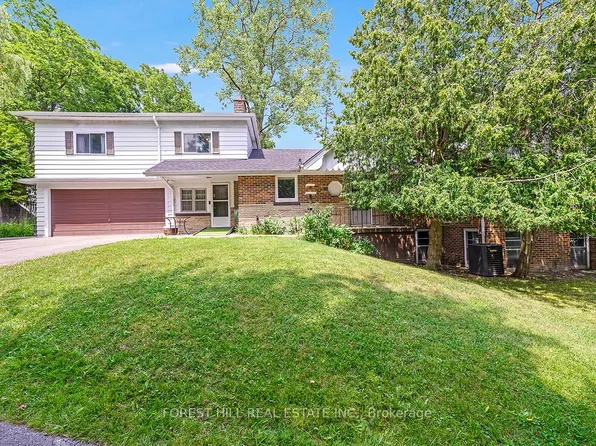 18 Sullivans Ln, Hamilton, ON L9H 5N7