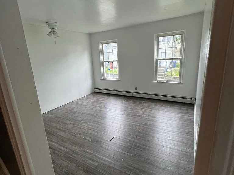 9 Greystone Ave — Photo 7