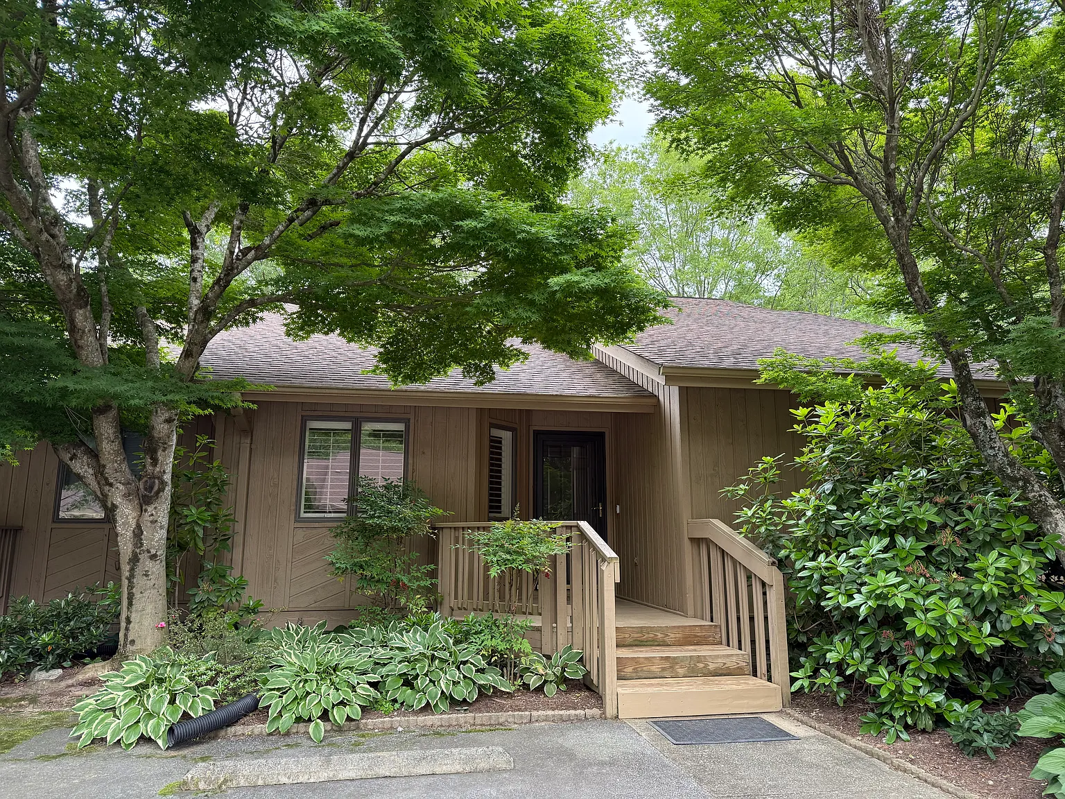 704 Red Oak Dr — Photo 3